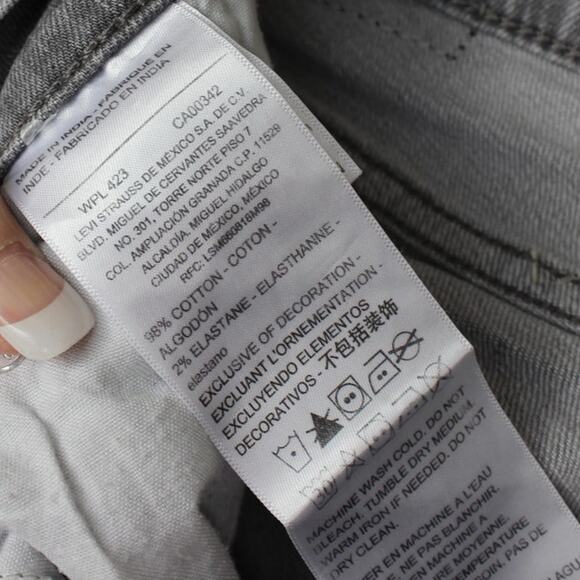 Signature by Levi Strauss Co S#& Slim Jeans Women's W30XL32 Gray Mid Rise - Picture 5 of 5